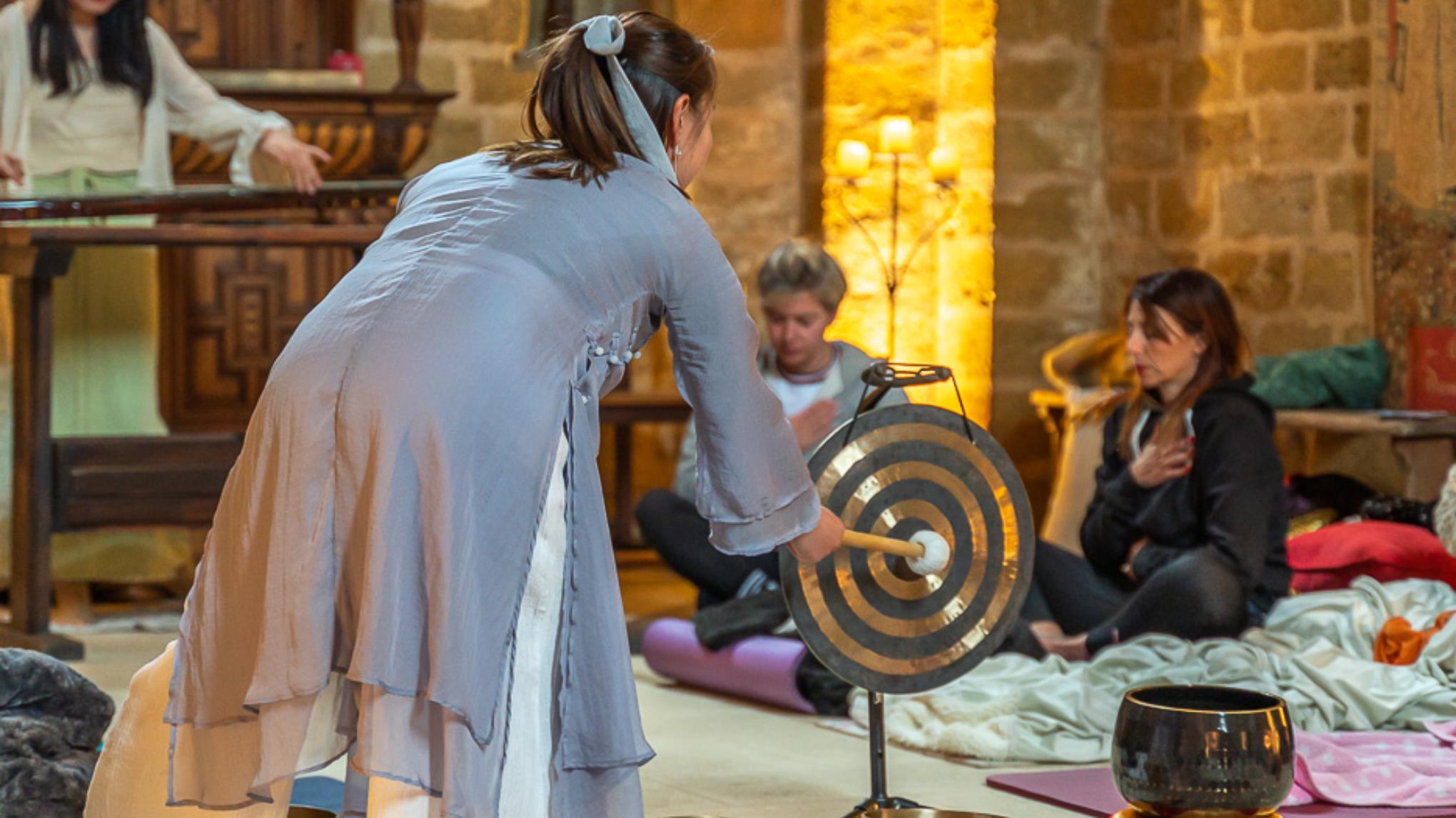 Massage Sonore à la chapelle au château Saint-Pierre de Mejans