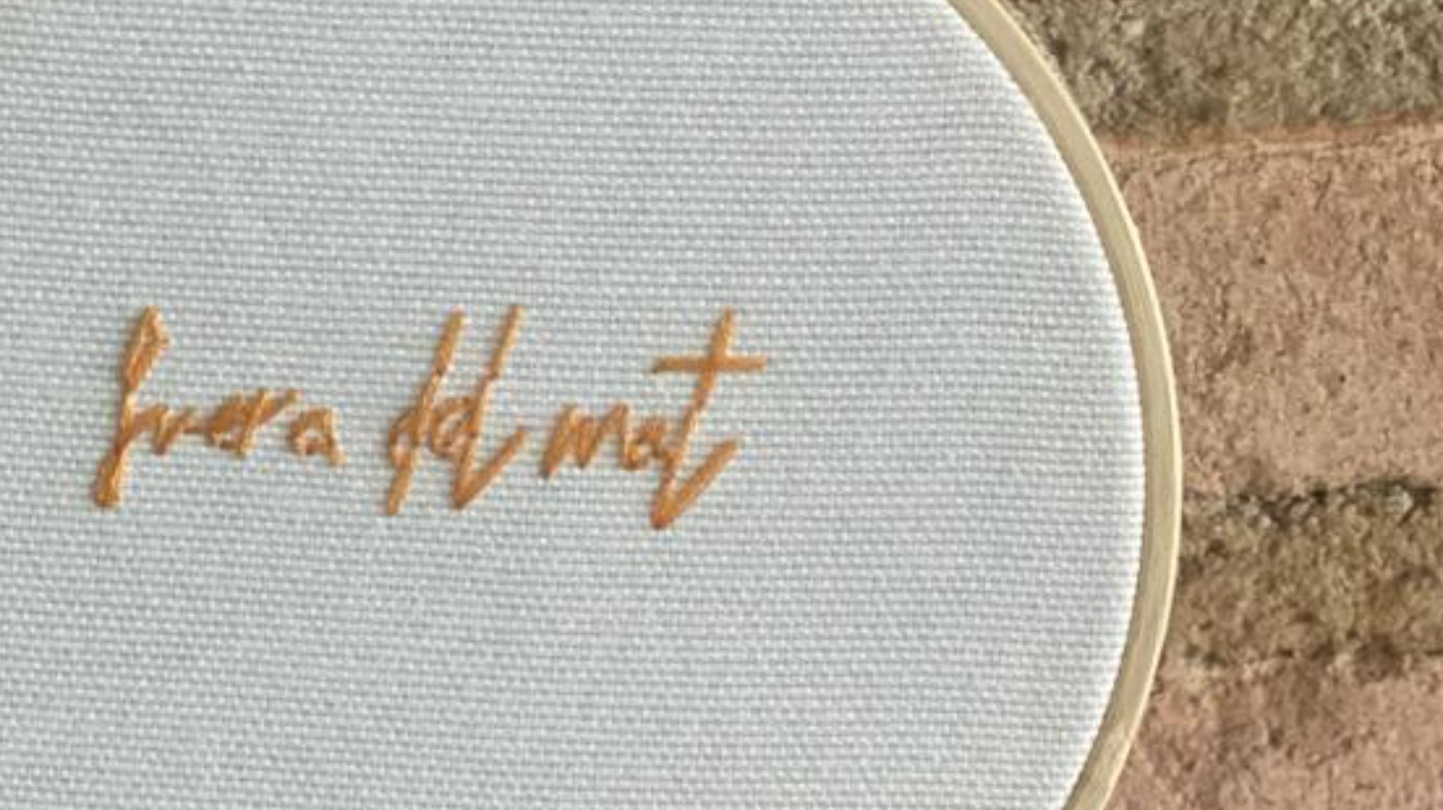 TALLER BORDADO Y PERSONALIZACIÓN DE ROPA