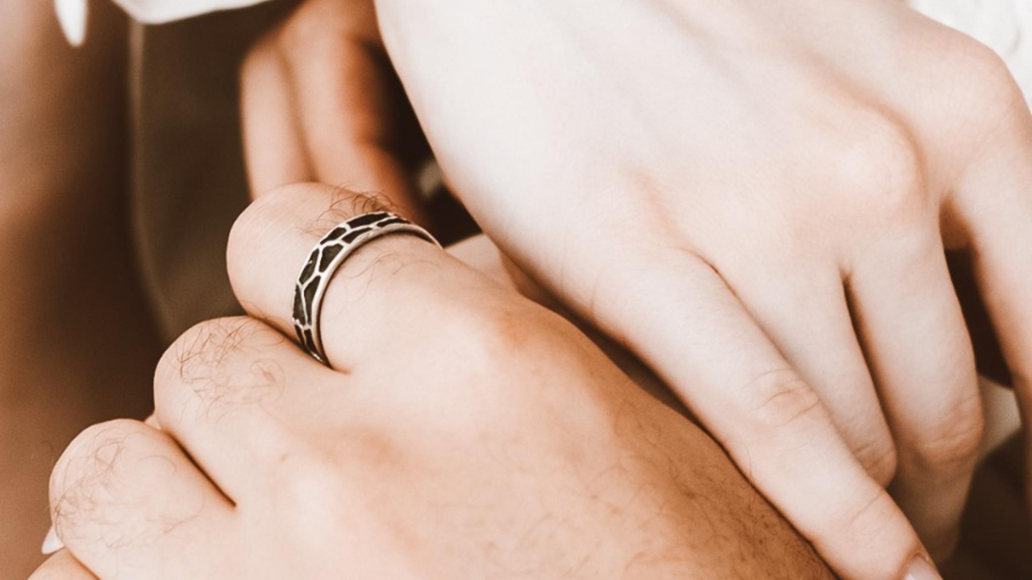 UOMINI IN CERCHIO - Relazione con il Femminile