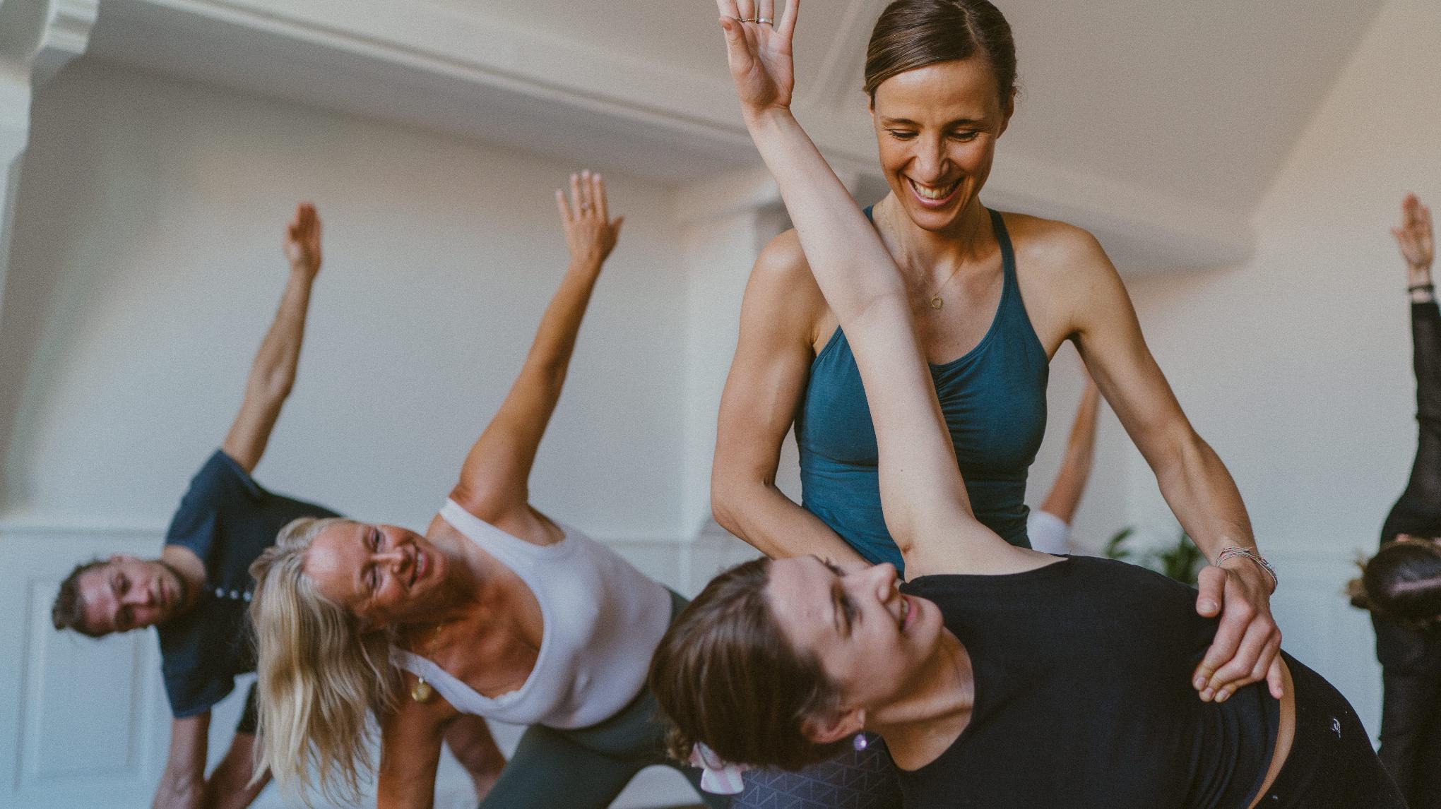 Community-Yoga mit Kinderbetreuung