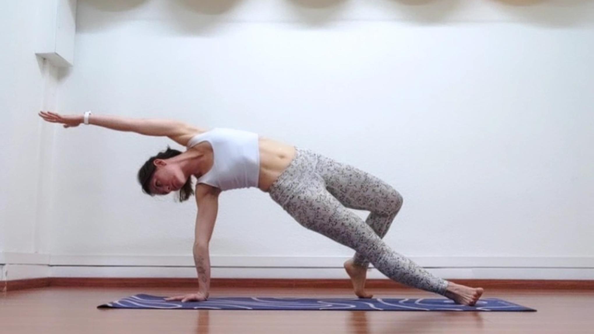 Vinyasa yoga (75') presso lo Studio StarBene / Giugno 2024