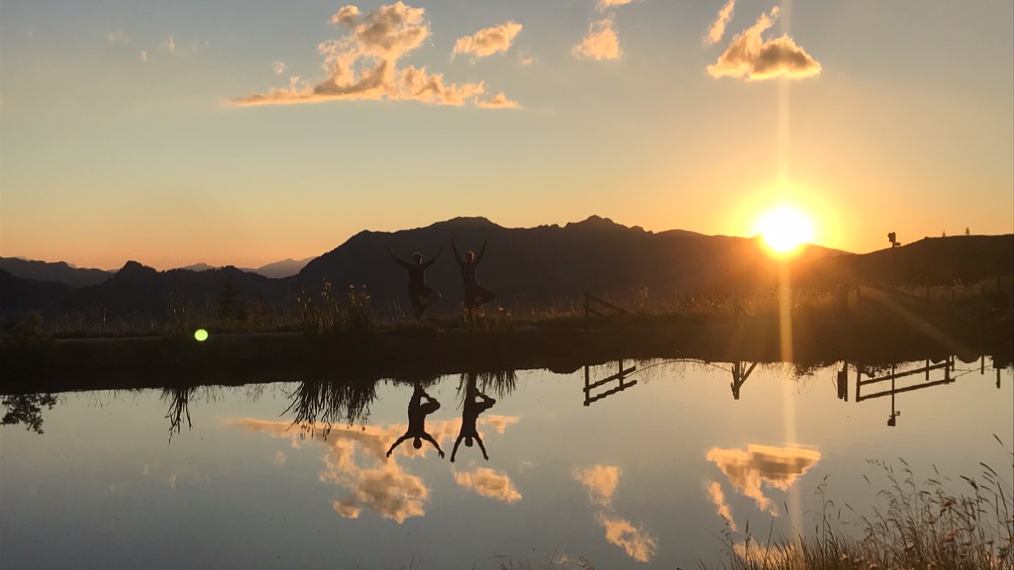 Yoga am Härzlisee zum Sonnenuntergang