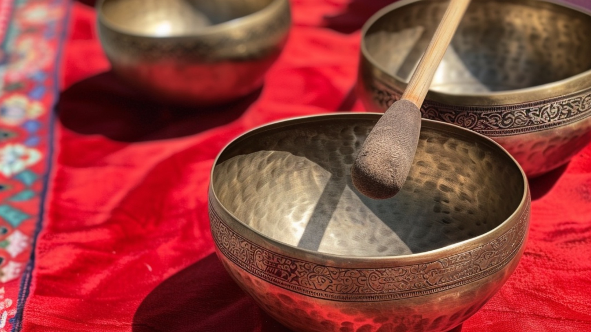 XXL les: yin en klankschalen begeleidt door Hem Lal Shestra uit Nepal