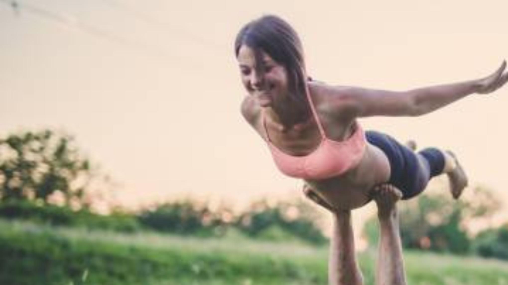 Acroyoga Workshop im Stadtgarten mit Manou, Wiebke und David