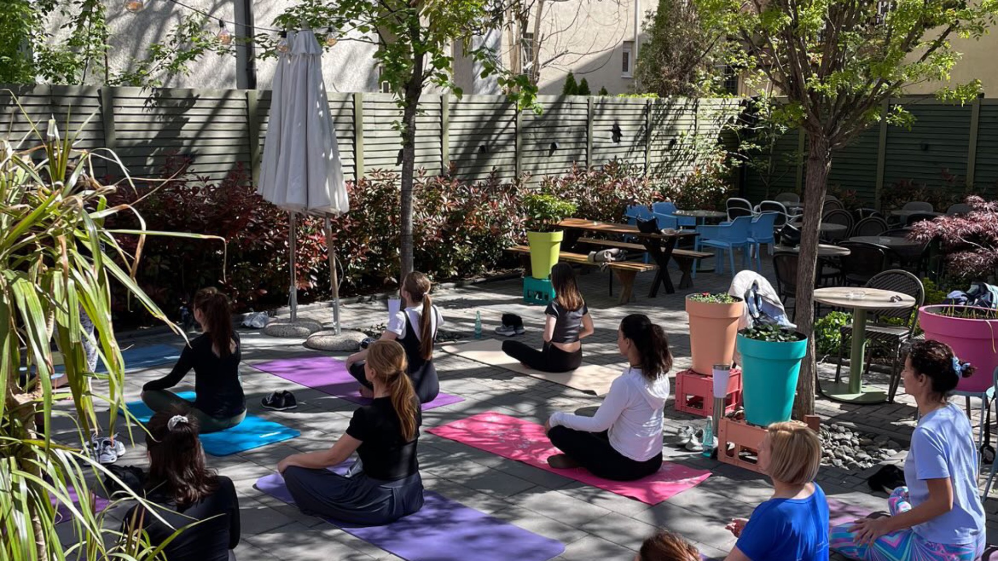 Outdoor Yoga @Lily's Pejton