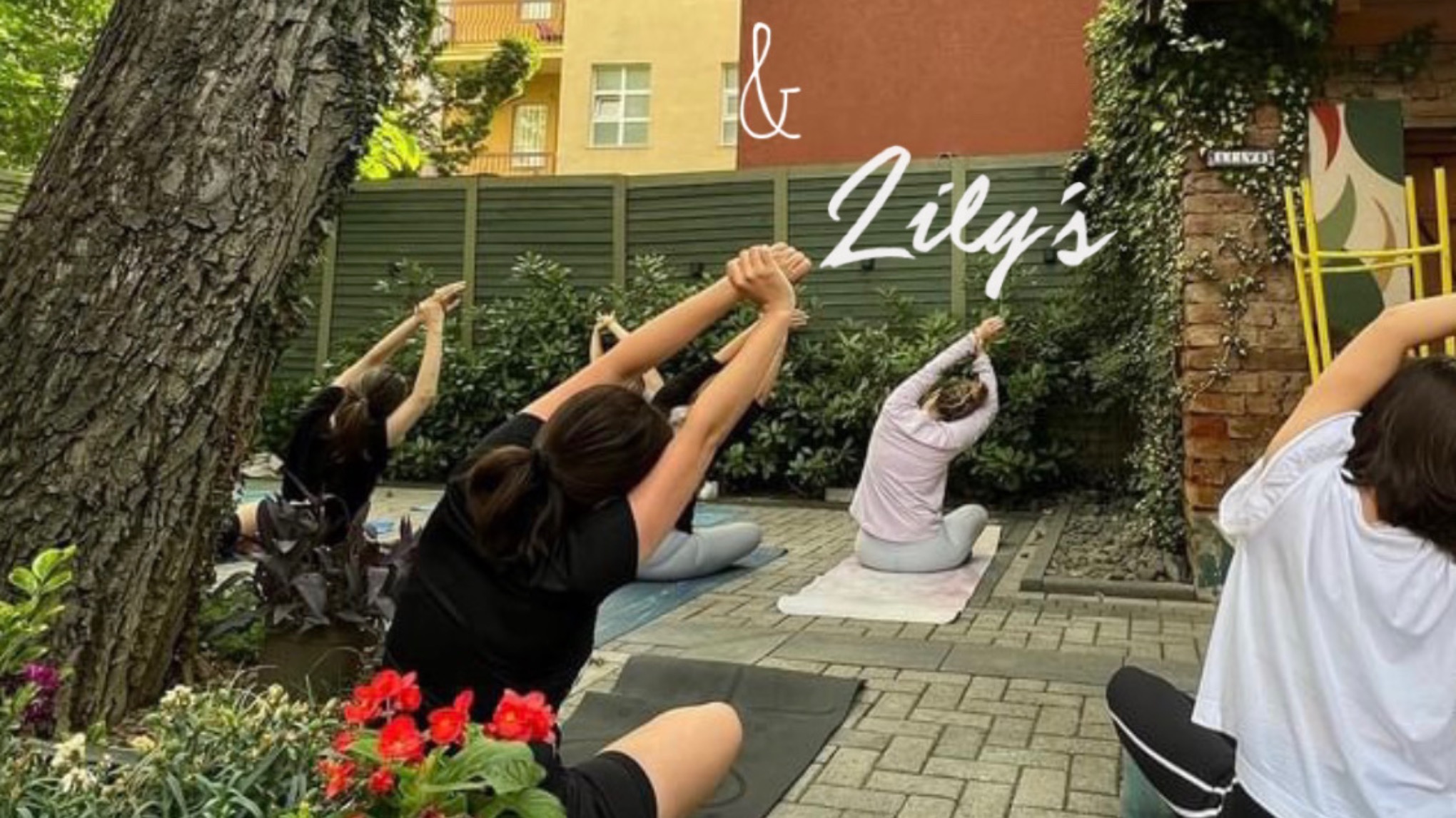 Outdoors Yoga @Lily’s Pejton