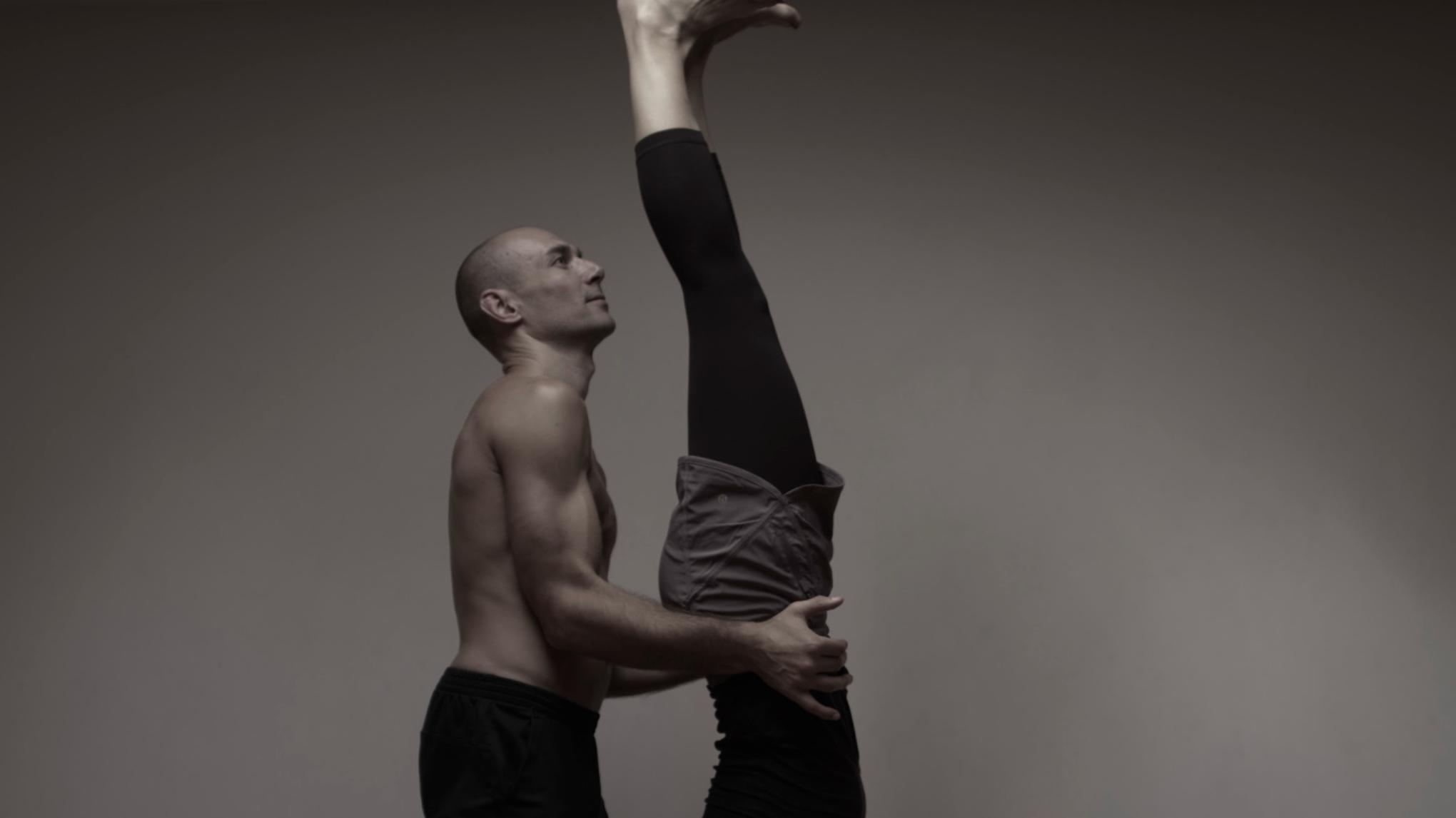 CHALLENGE THE GRAVITY - Handstand und Umkehrhaltungen