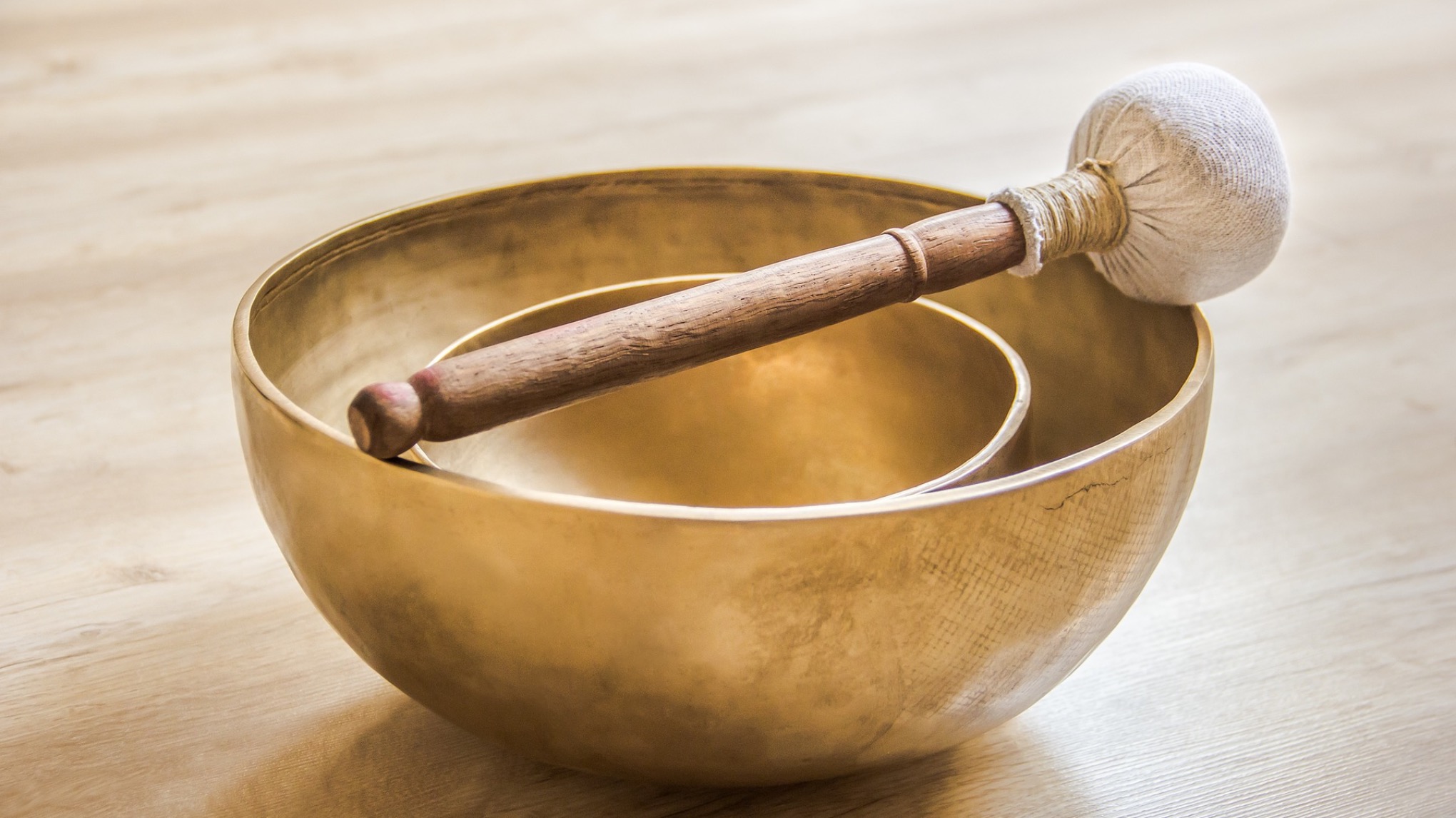 Klankschalen- soundhealing sessie in Aerial doeken