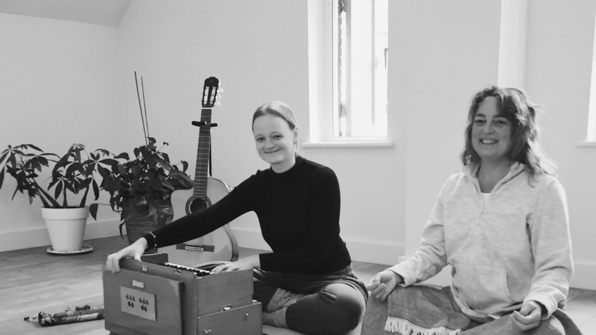 Mantrazang XL februari met live muziek