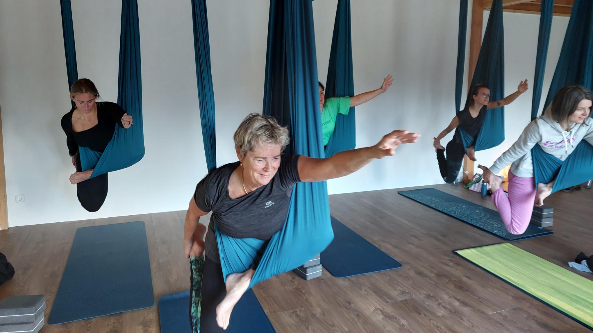 Aerial Yoga Workshop (2 uur)
