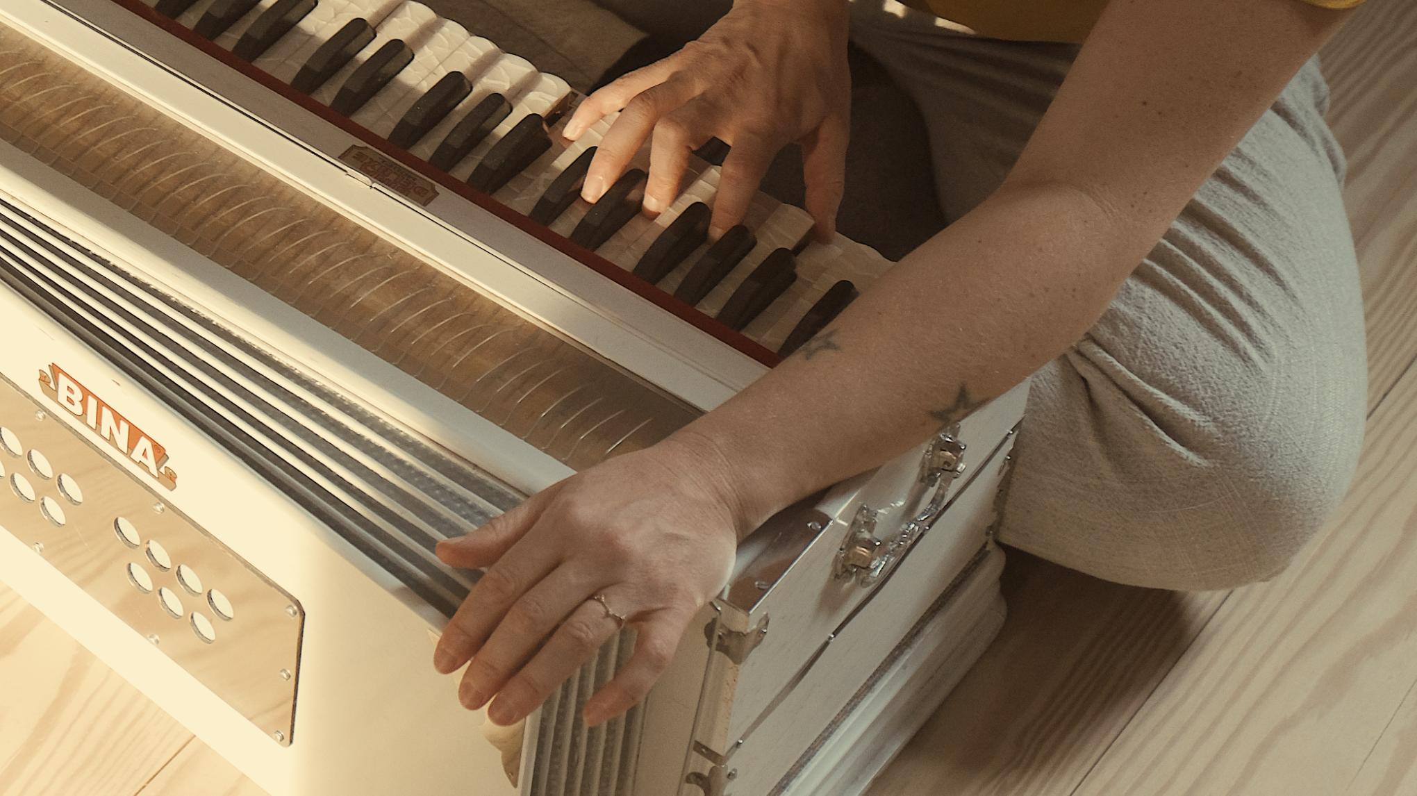 Kirtan with Tea & Raw-Cake **Reduced Price