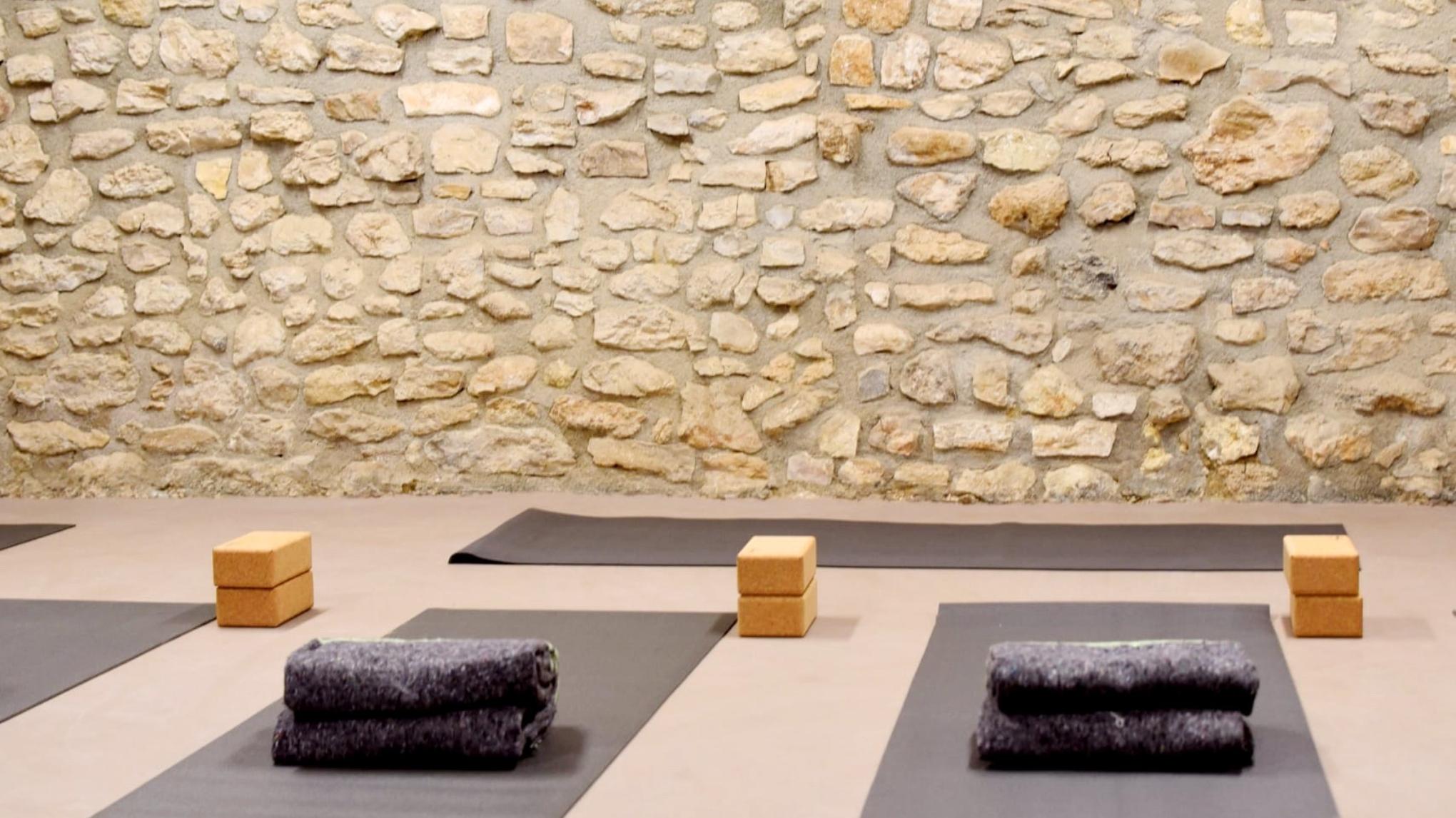 TALLER YOGA- EQUILIBRIO INTERNO CON LUCIA