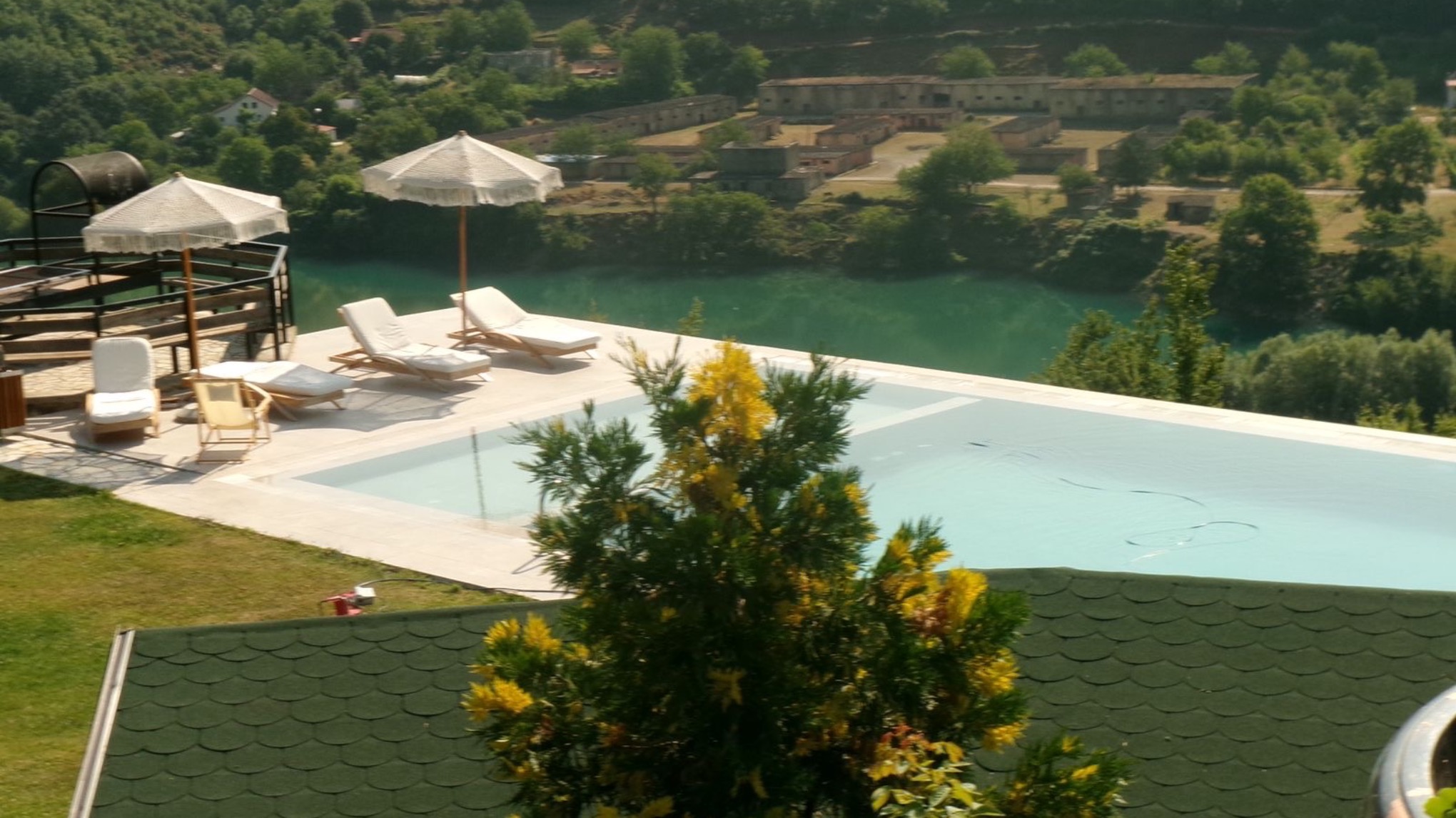 Yoga Retreat ne Bujtina Adora