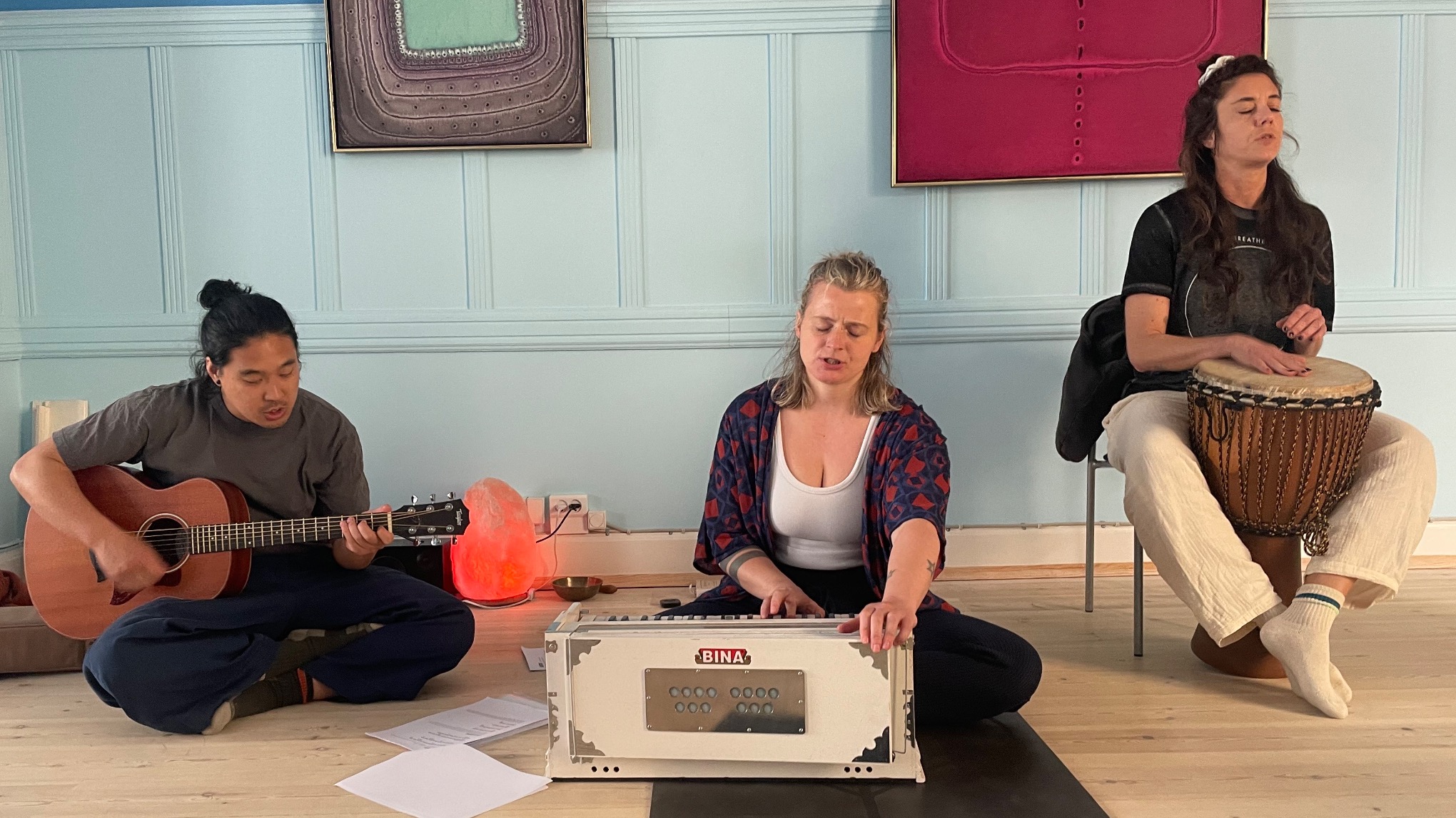 Kirtan with tea & raw-cake