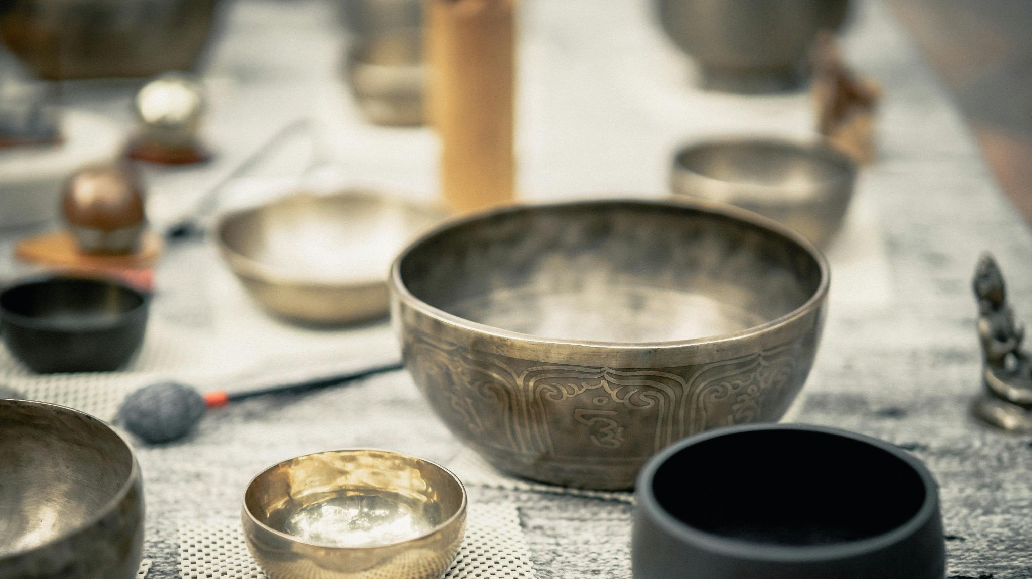 Yin Yoga sonore (bols chantants) - Amaia & David (@passionvibration)