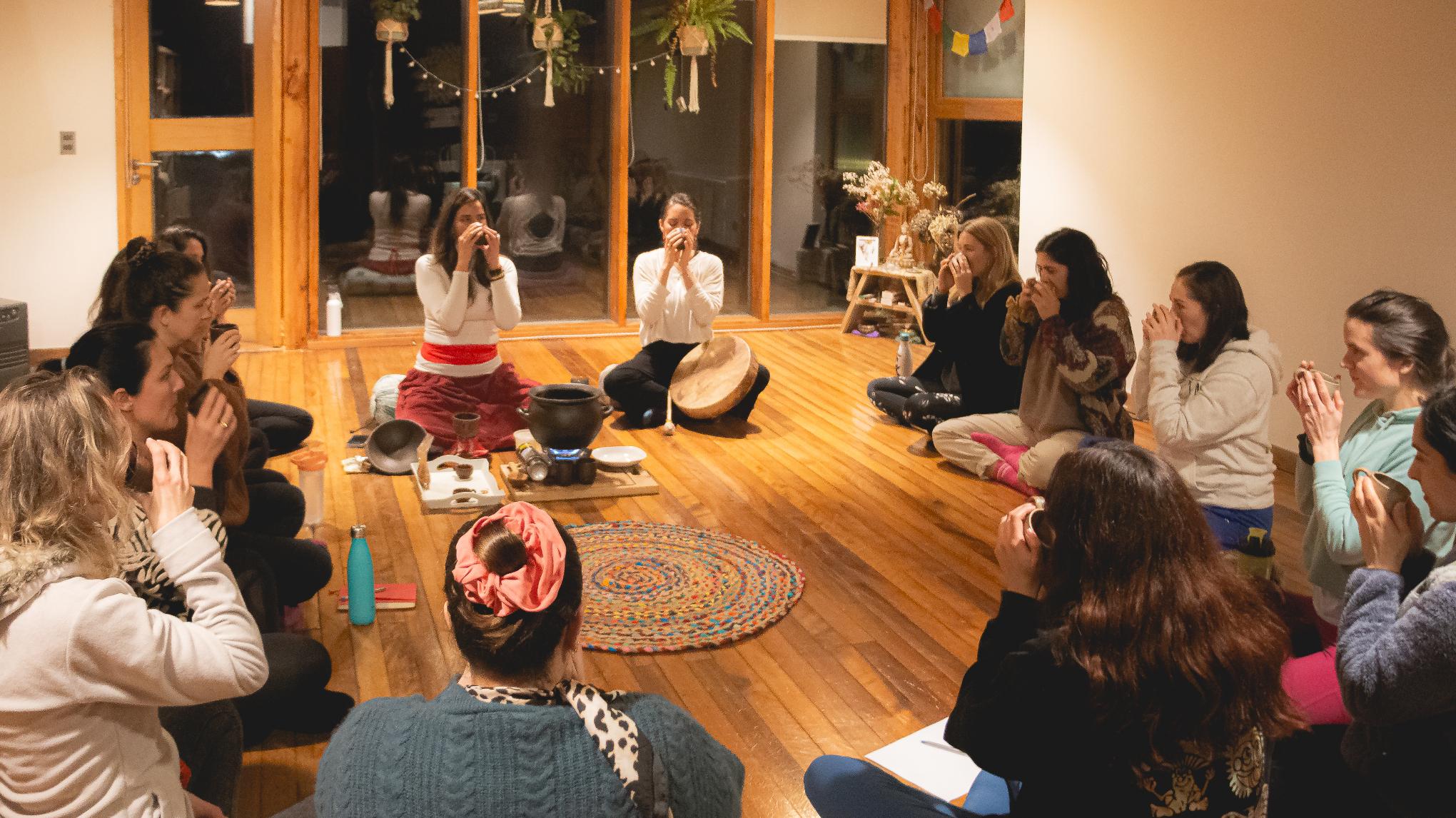 ¡Re-encuéntrate Mujer! Cacao, Danzaterapia y Círculo Femenino