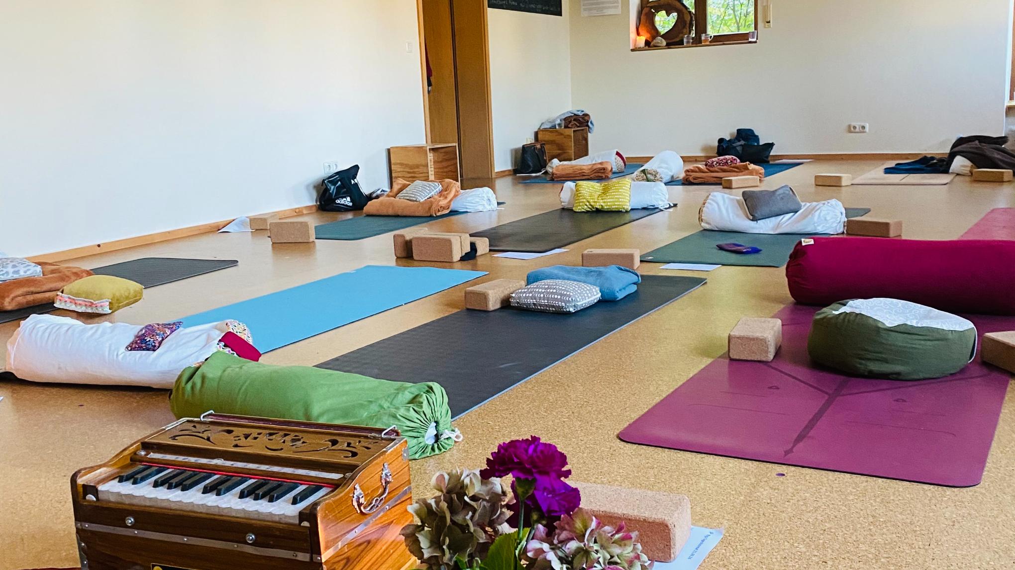 1 Tages YOGA RETREAT mit Evi - 135 Euro: Yoga, 🌱 Lunch/Getränke/Abendsnack