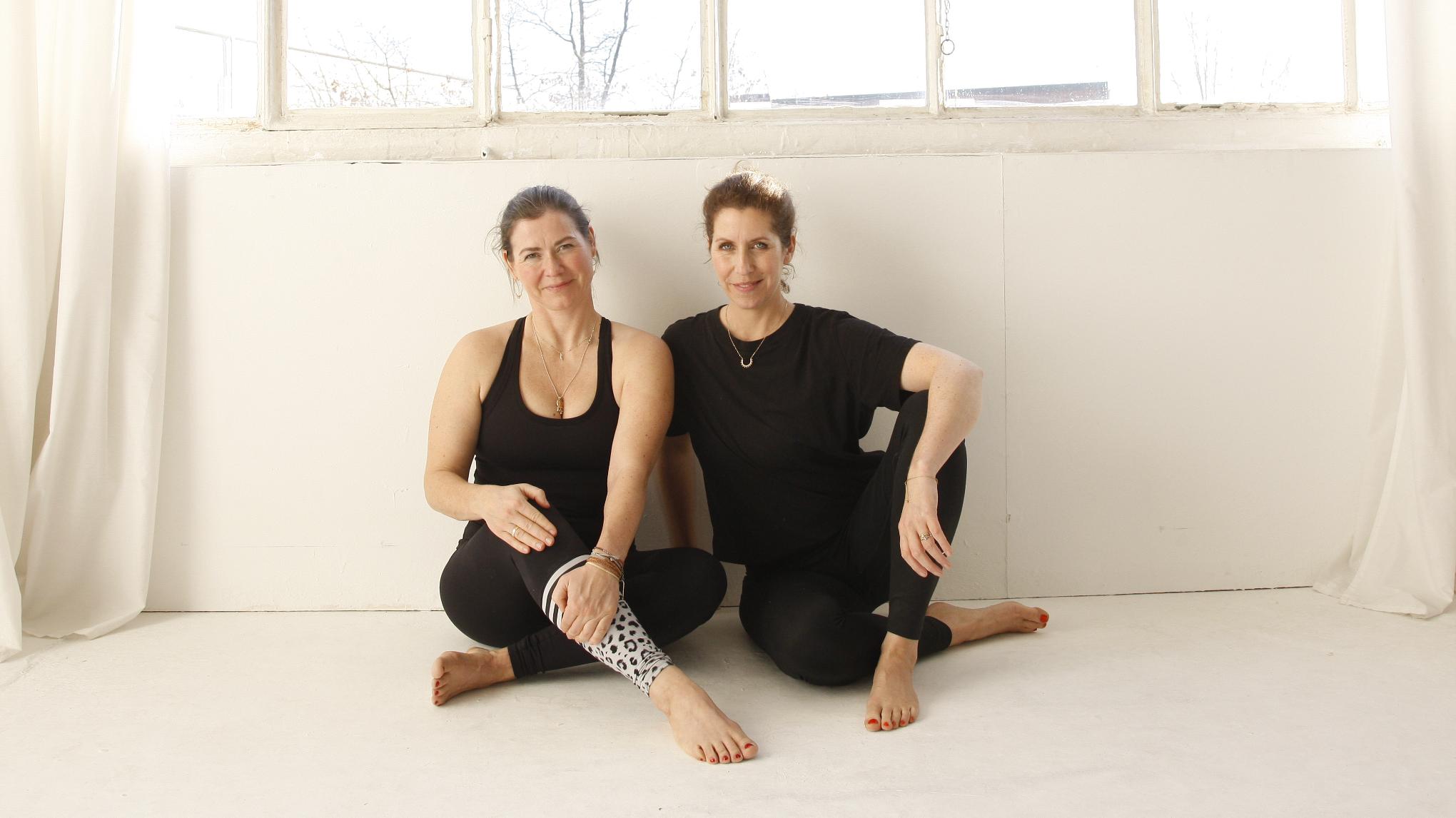 INFOVERANSTALTUNG LIVE: 200 Std. Yoga Grundausbildung mit Romy & Jessi