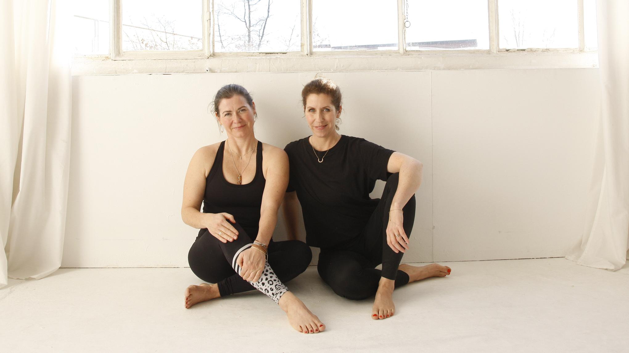 INFOVERANSTALTUNG ONLINE: 200 Std. Yoga Grundausbildung mit Romy & Jessi