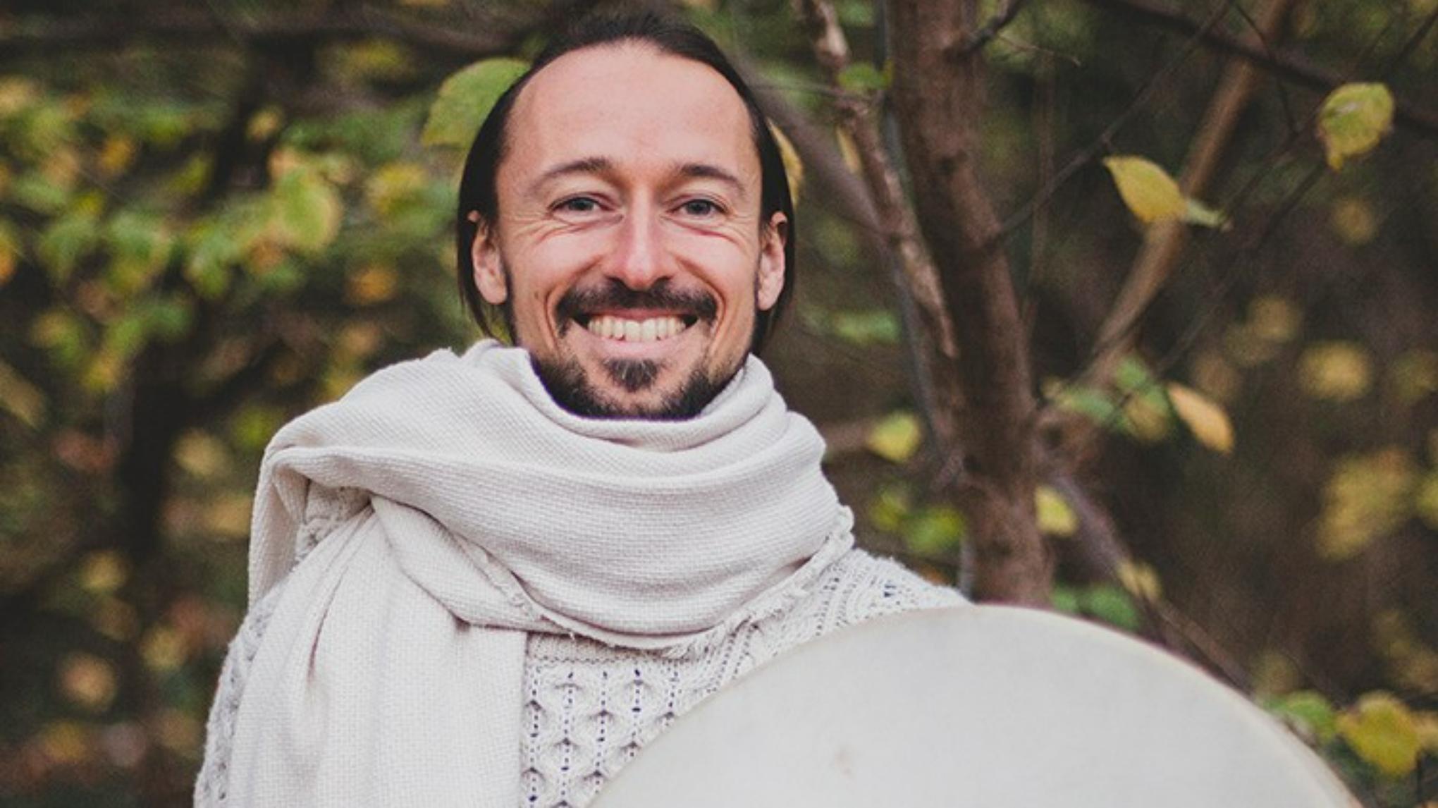 Sound Healing Concert door Surya  Nada (45 EUR). Zie wachtlijstrooster.