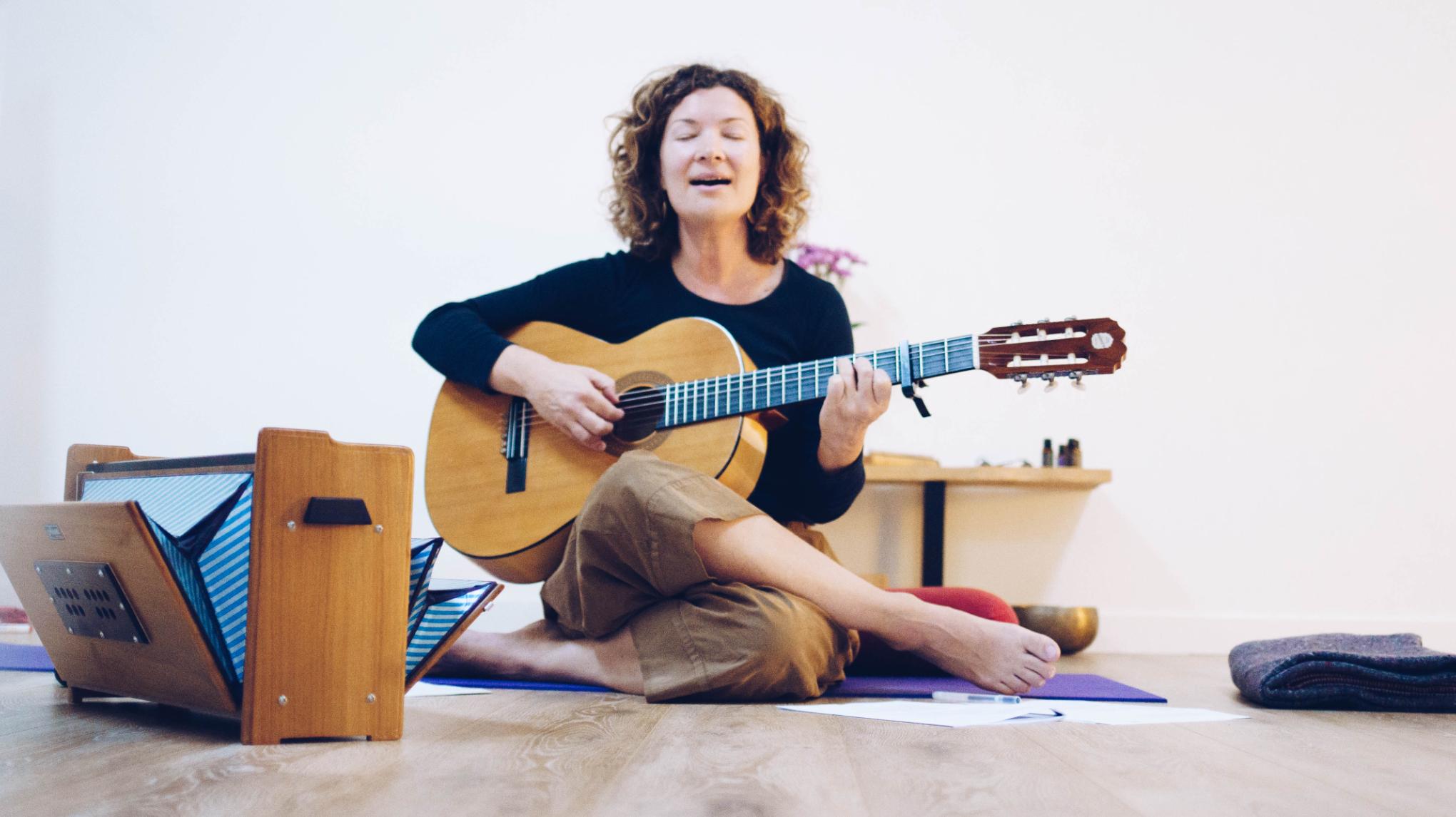 KIRTAN | Tara Walsh, Jaume Cata & friends (a donació)