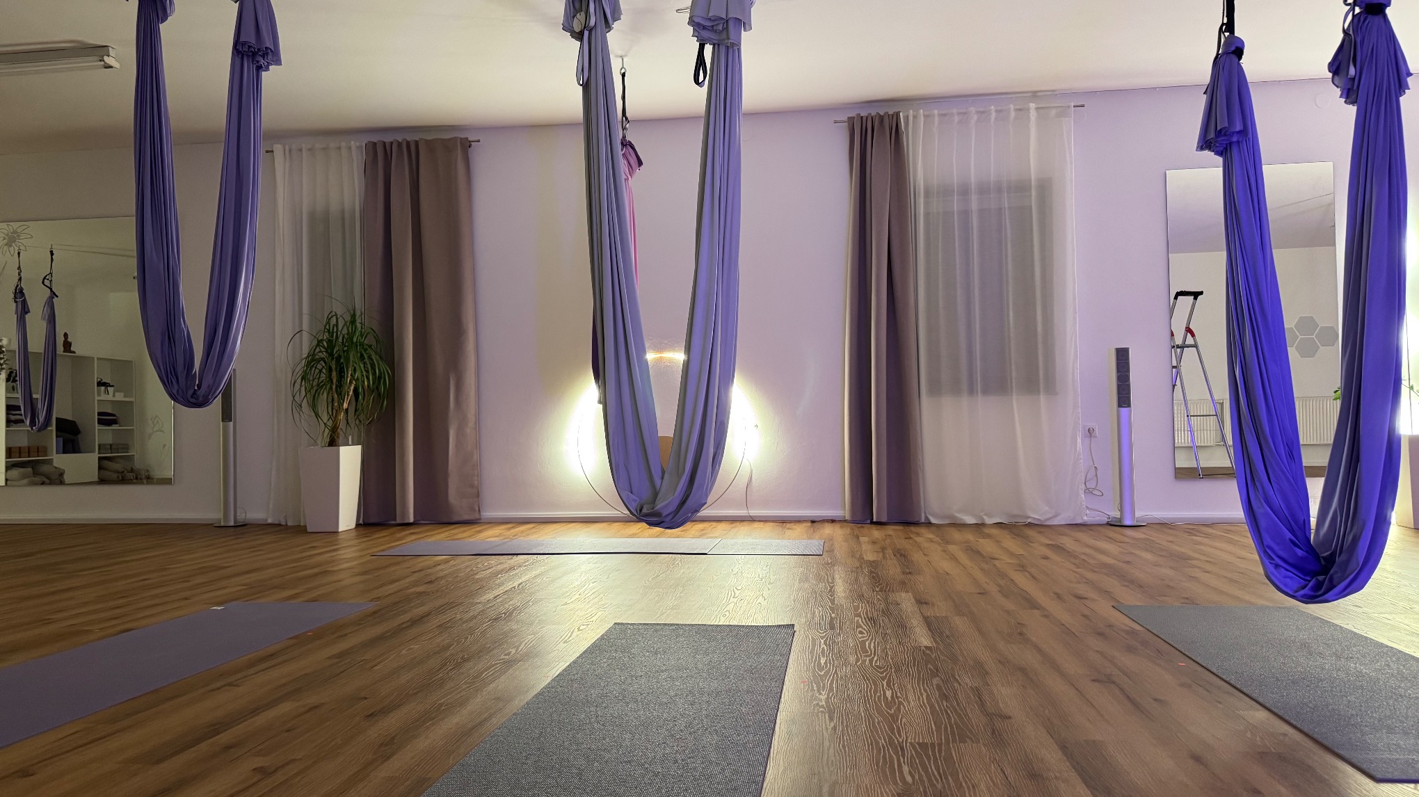 Aerial Yoga Erlebnisworkshop – Vielfalt in allen Tuchhöhen