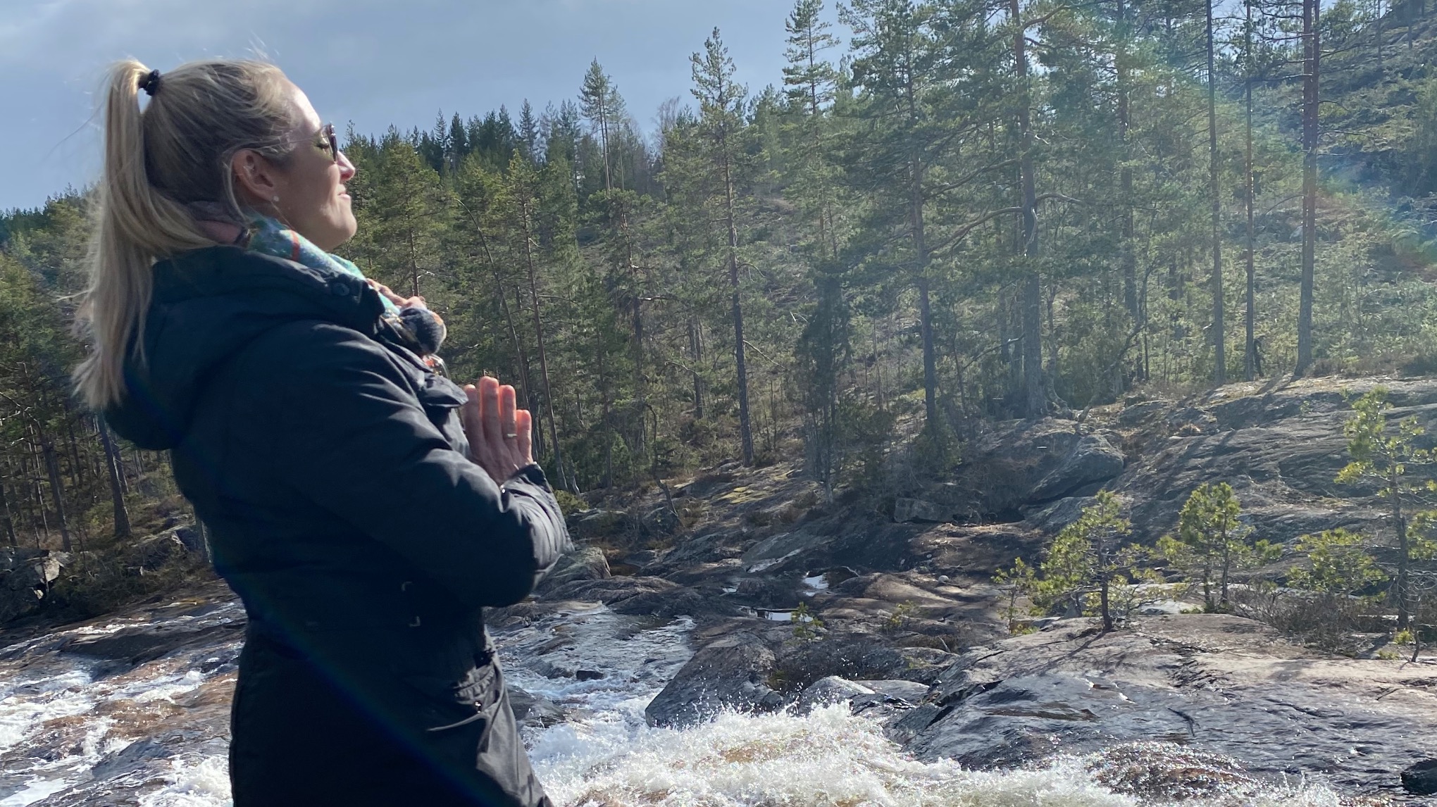 1-108 Sonnengrüße: 2026 & 5 Jahre Yoguna