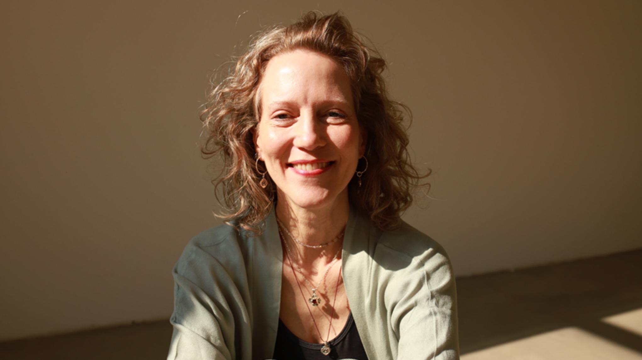 Dive Deep into ProAgeYoga® - Workshop mit Elena Lustig