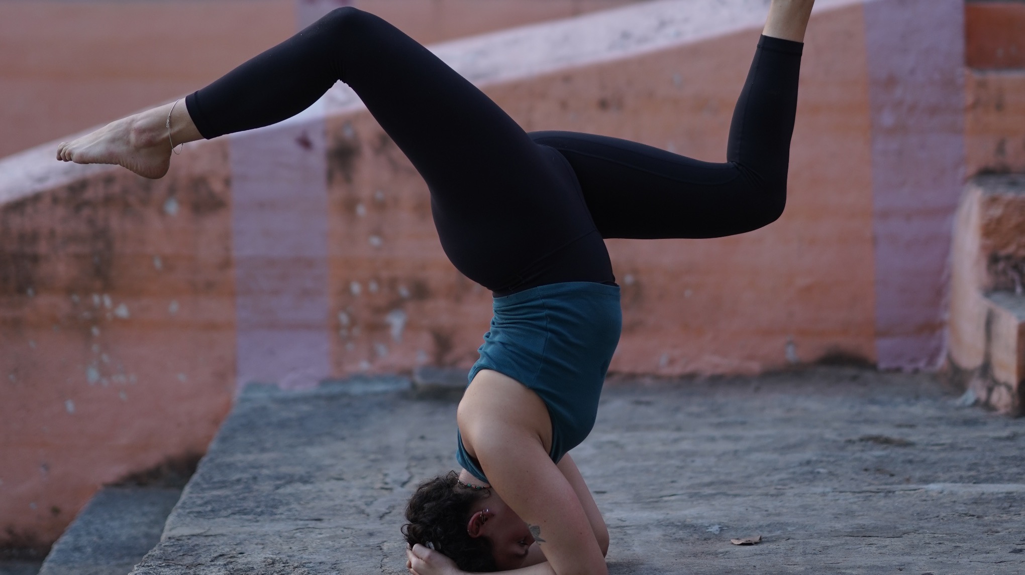 Ateliers inversion chez Inclusive Yoga Croix Rousse 35€