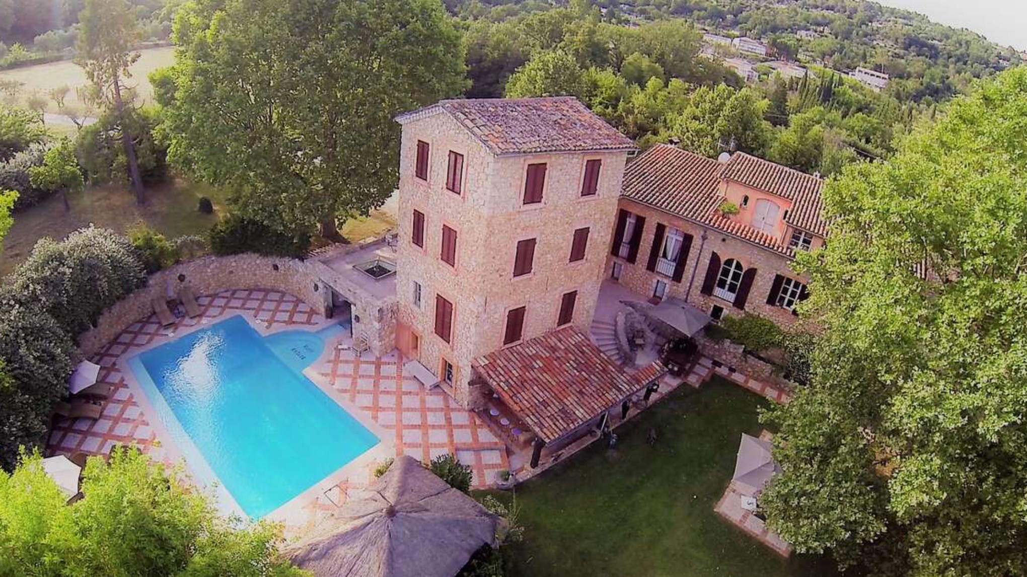 Retraite Yoga FEU INTÉRIEUR - Domaine Ste Annette Callian VAR