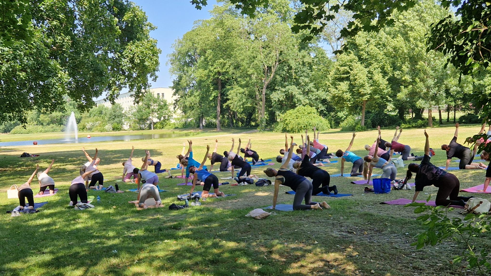 Yoga im Schlosspark Oranienburg
