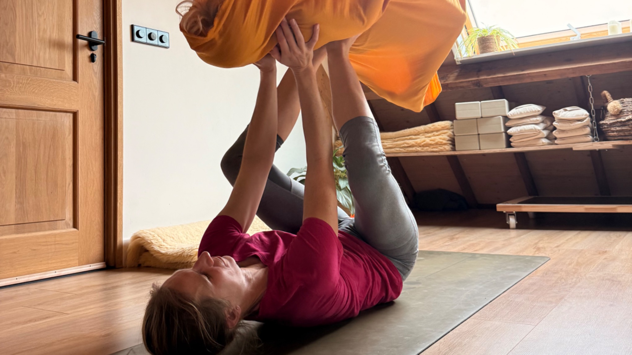 Aerial Ouder & Kind yoga