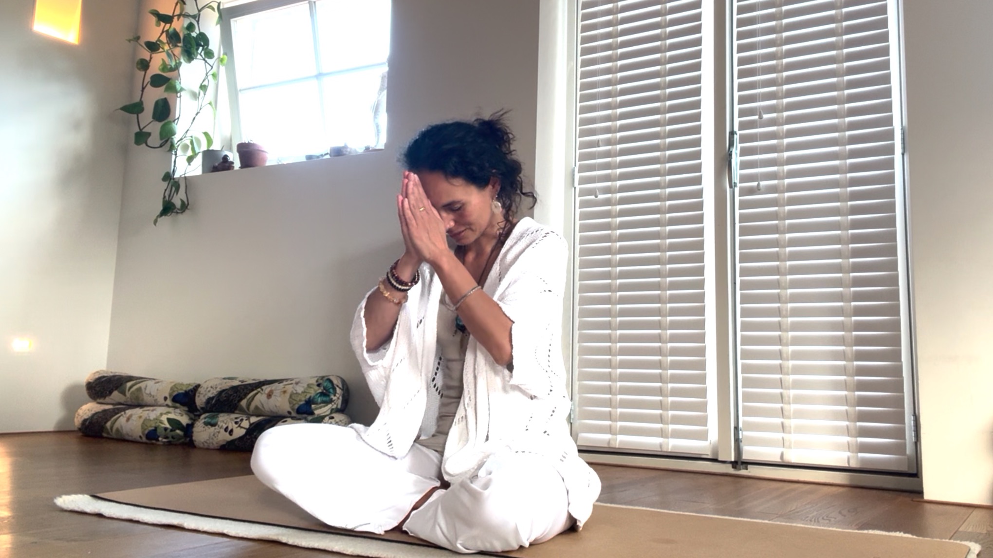 ✨ Shakti Dance Flowing Yoga en Klankschalen Harlingen met Saskia