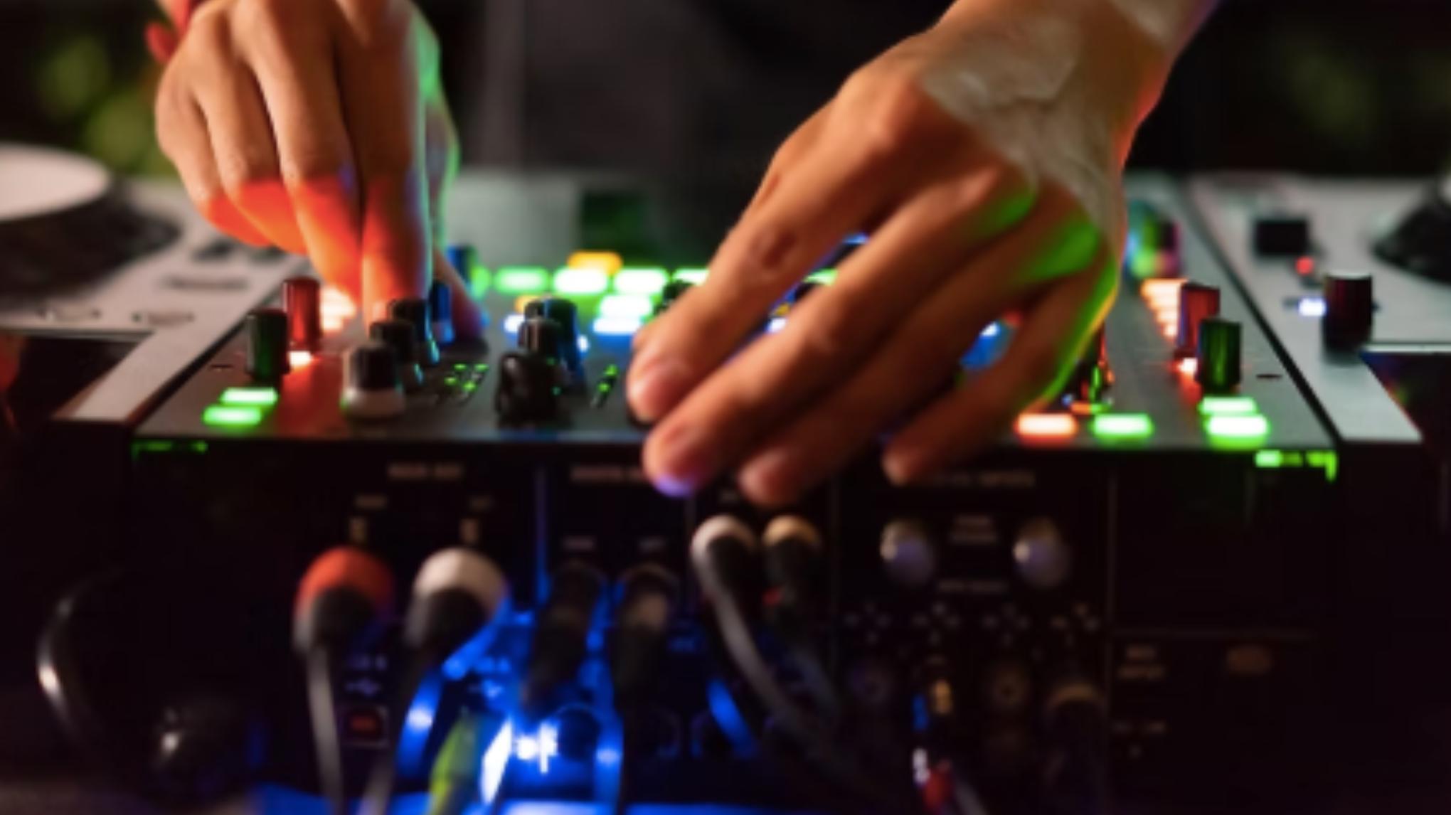 Yoga & DJ SET LIVE - Organic flow X Protein Papiii