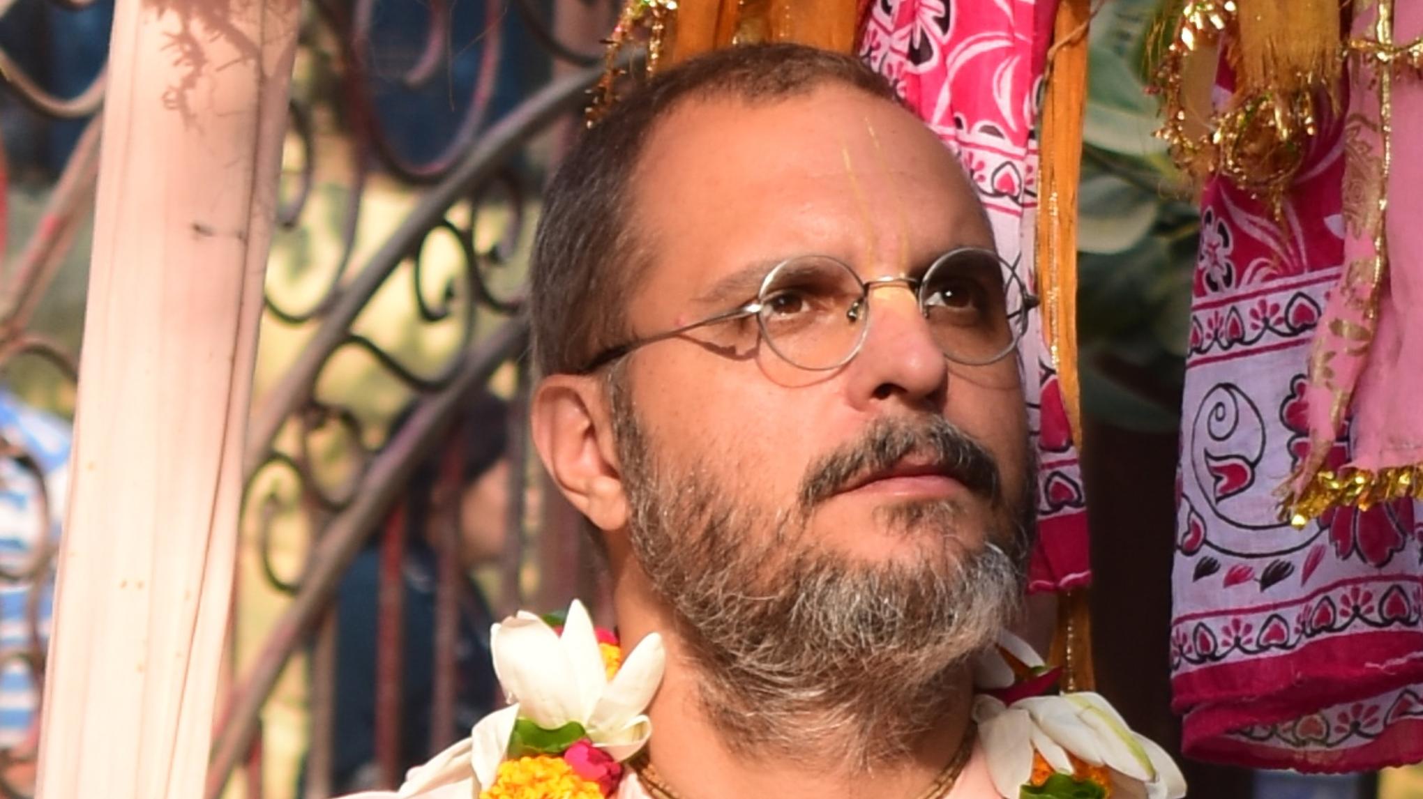 Kirtan met Svami Bhaktivedanta Mahavir