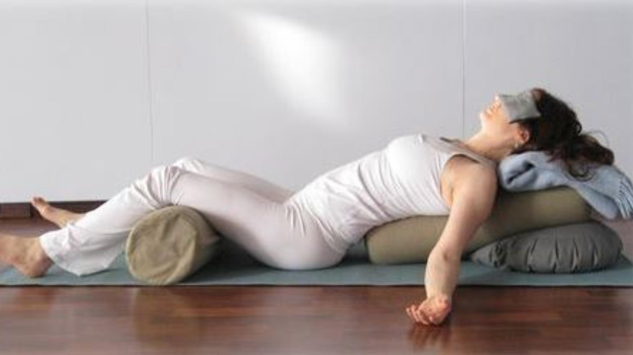 Restorative Yoga - Tief entspannen. Nachhaltig regenerieren.