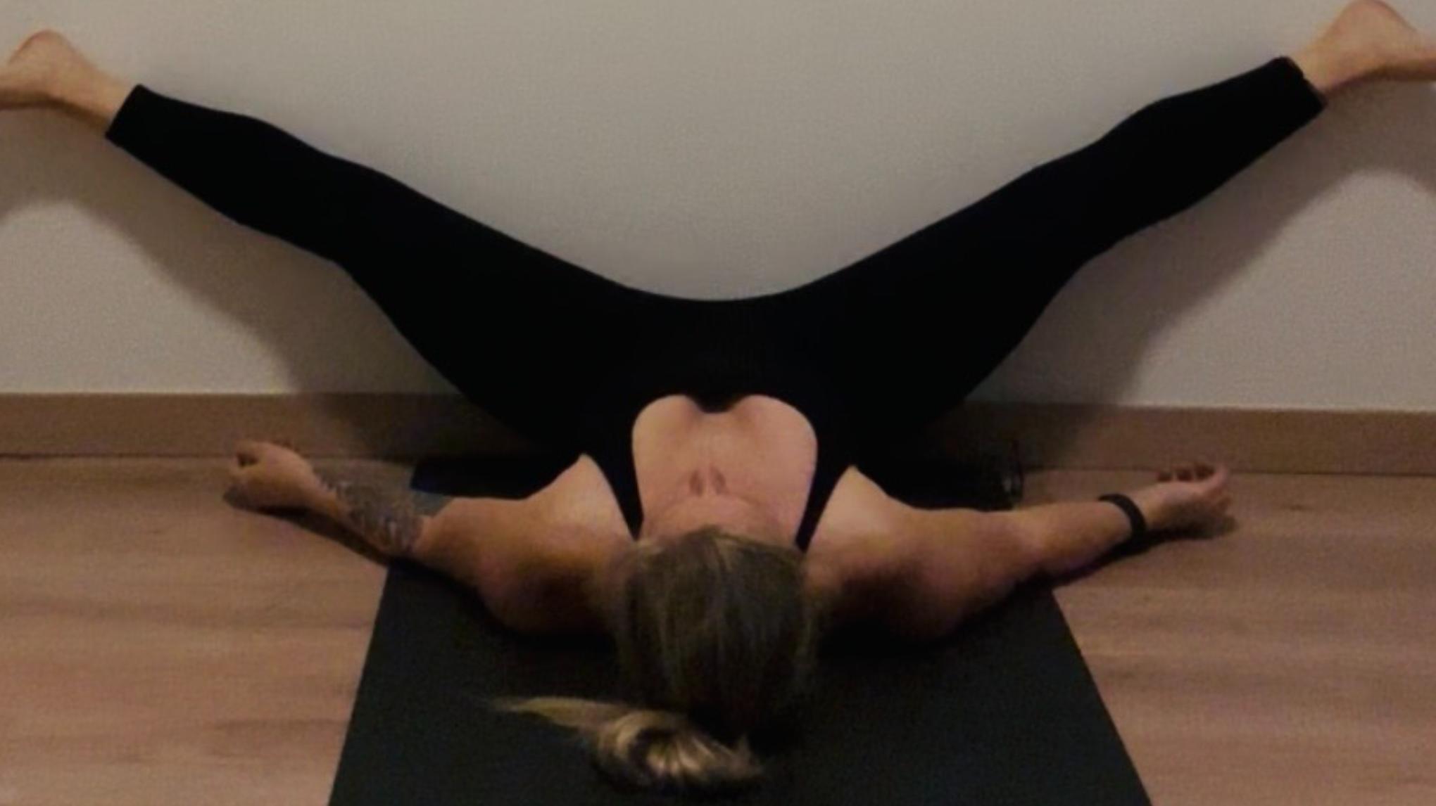 Slow Sunday - XL Wall Yin Yoga
