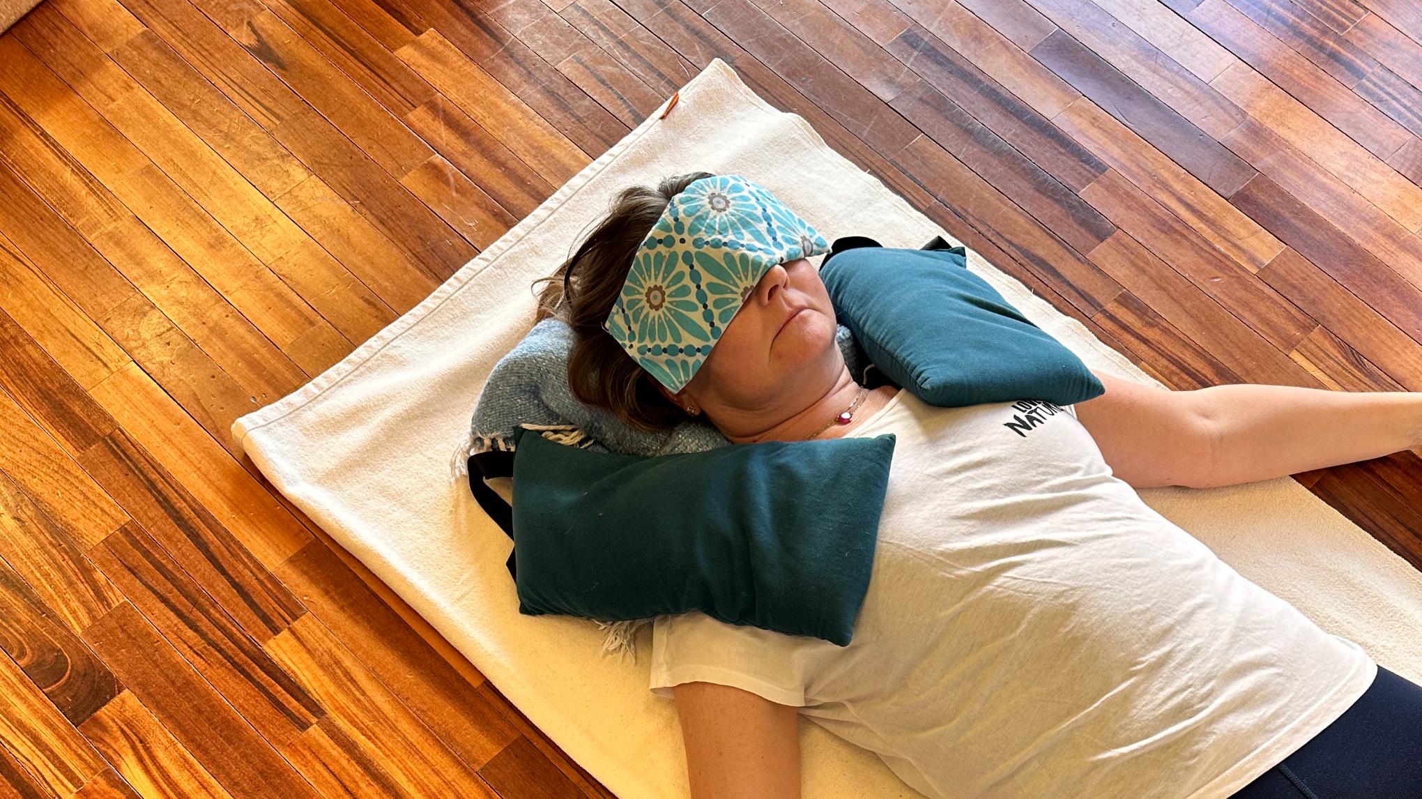 Djúp slökun – 90 mín. Restorative yoga