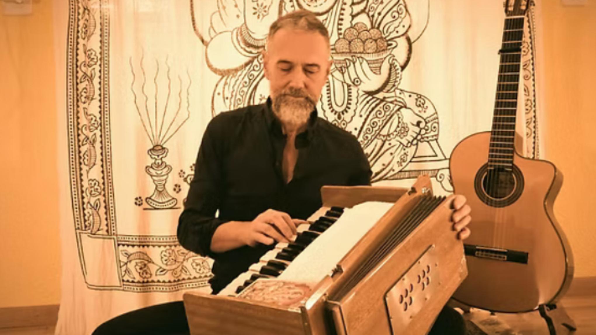 KIRTAN MIT FELIX