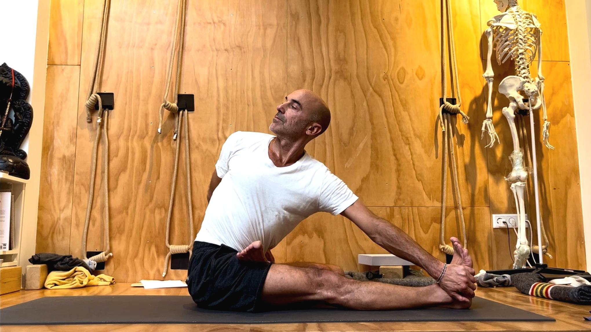 Billy Konrad | Iyengar Yoga & Osteopathy | Shoulders
