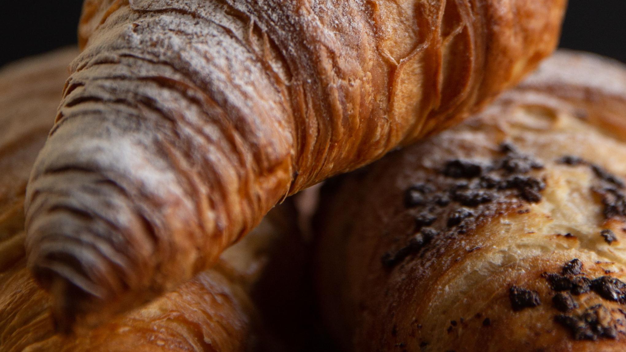 Yoga, Café & Croissant