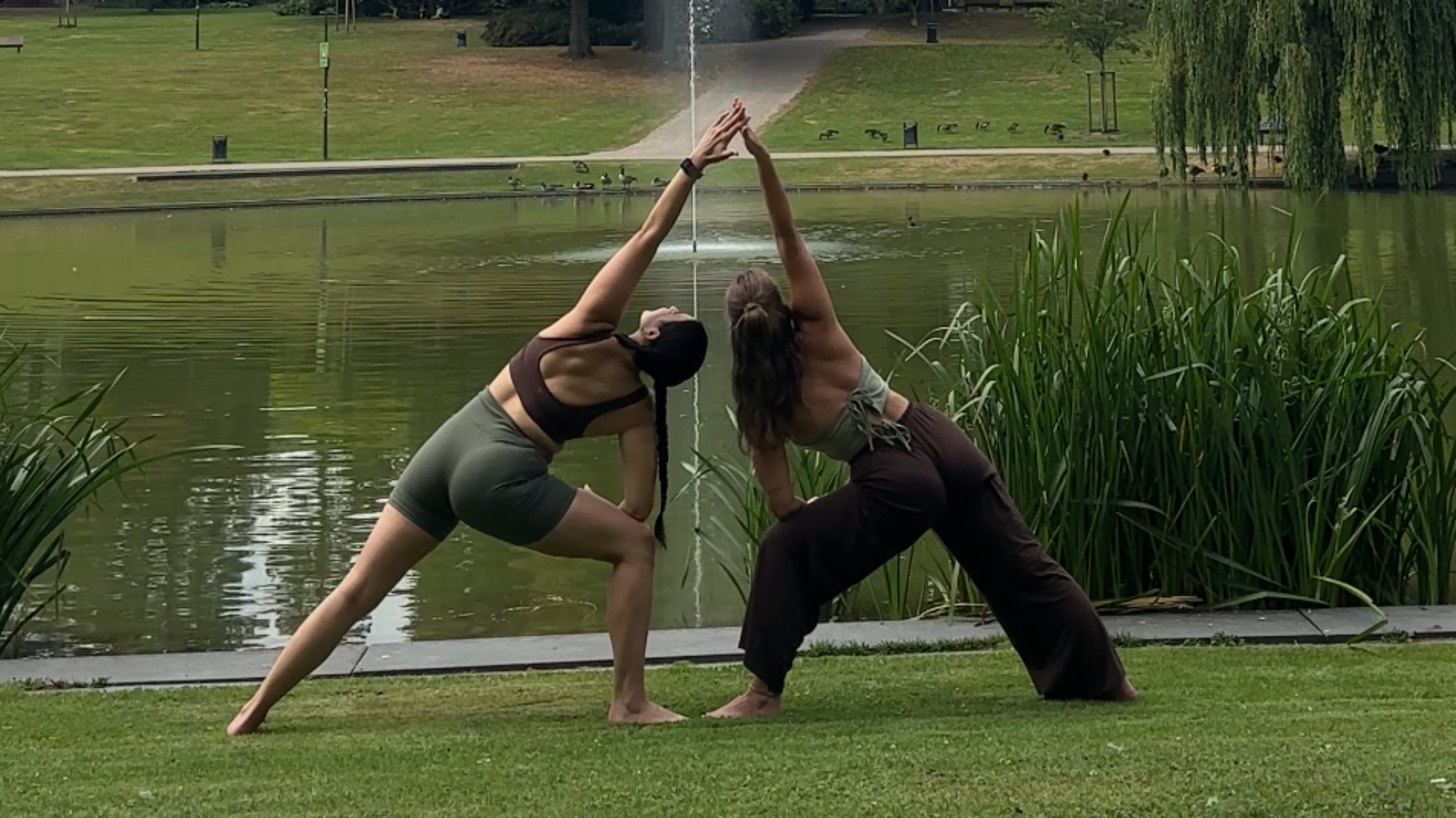 Partneryoga ~ Gemeinsam in Verbindung kommen
