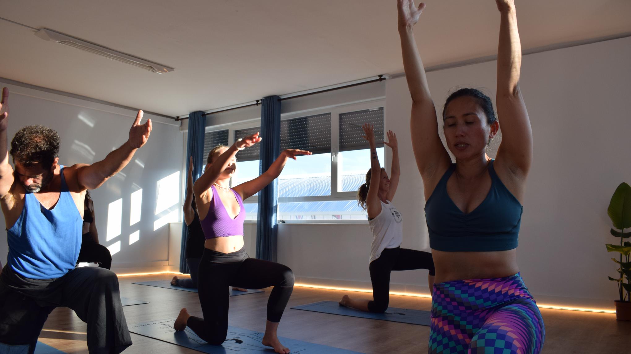 Intro a Yoga (Integración del core a traves de los saludos al sol)